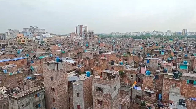 মোহাম্মদপুরের জেনেভা ক্যাম্পে সেনা-পুলিশের যৌথ অভিযান